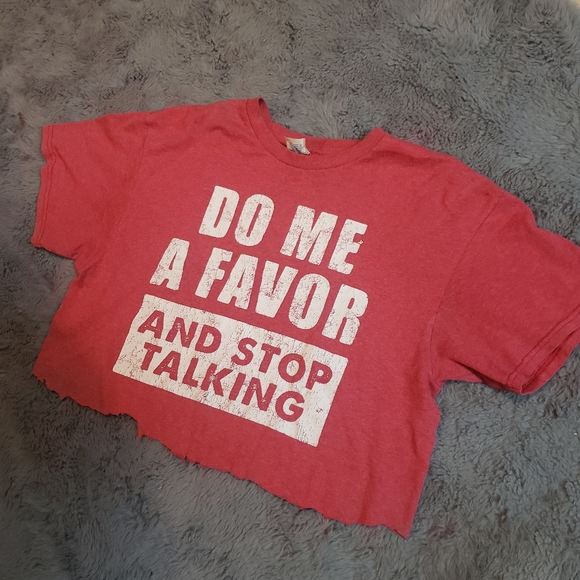 MISC TOPS |  Cropped Graphic Tee! - Picture 3 of 7